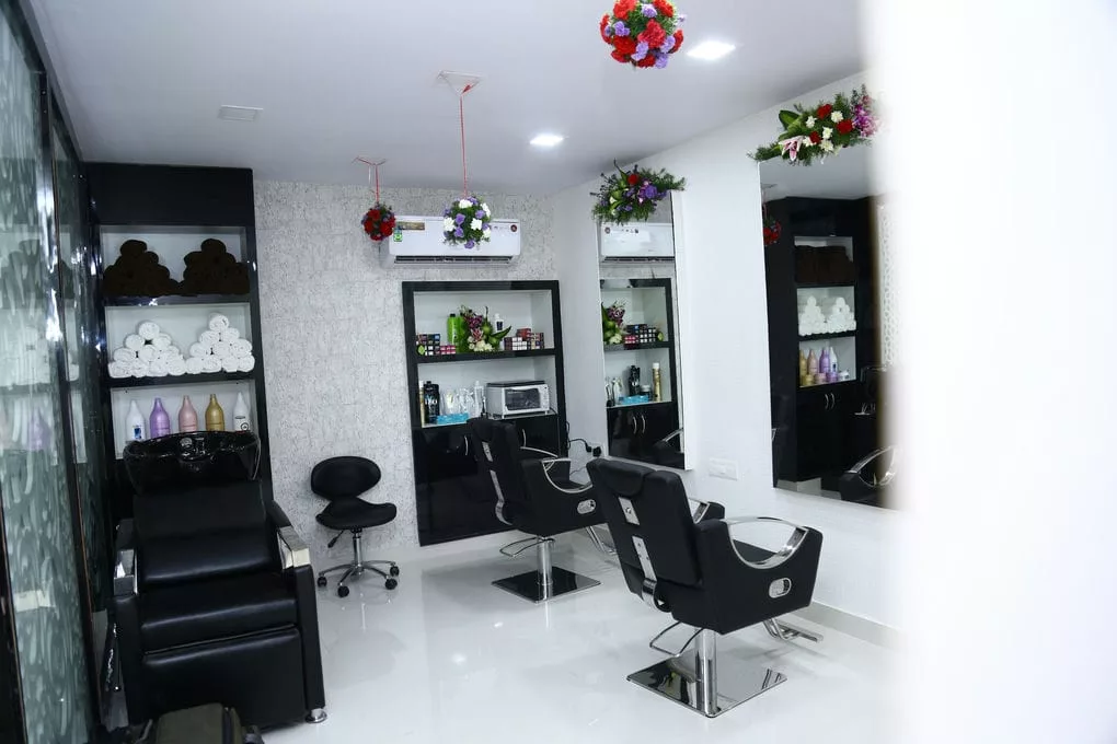 Best Manicure and pedicure Saloon Services in Hyderabad - Anoos